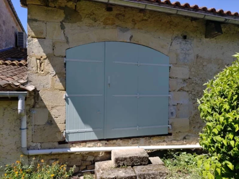 Pourquoi choisir des volets composite sur mesure ?